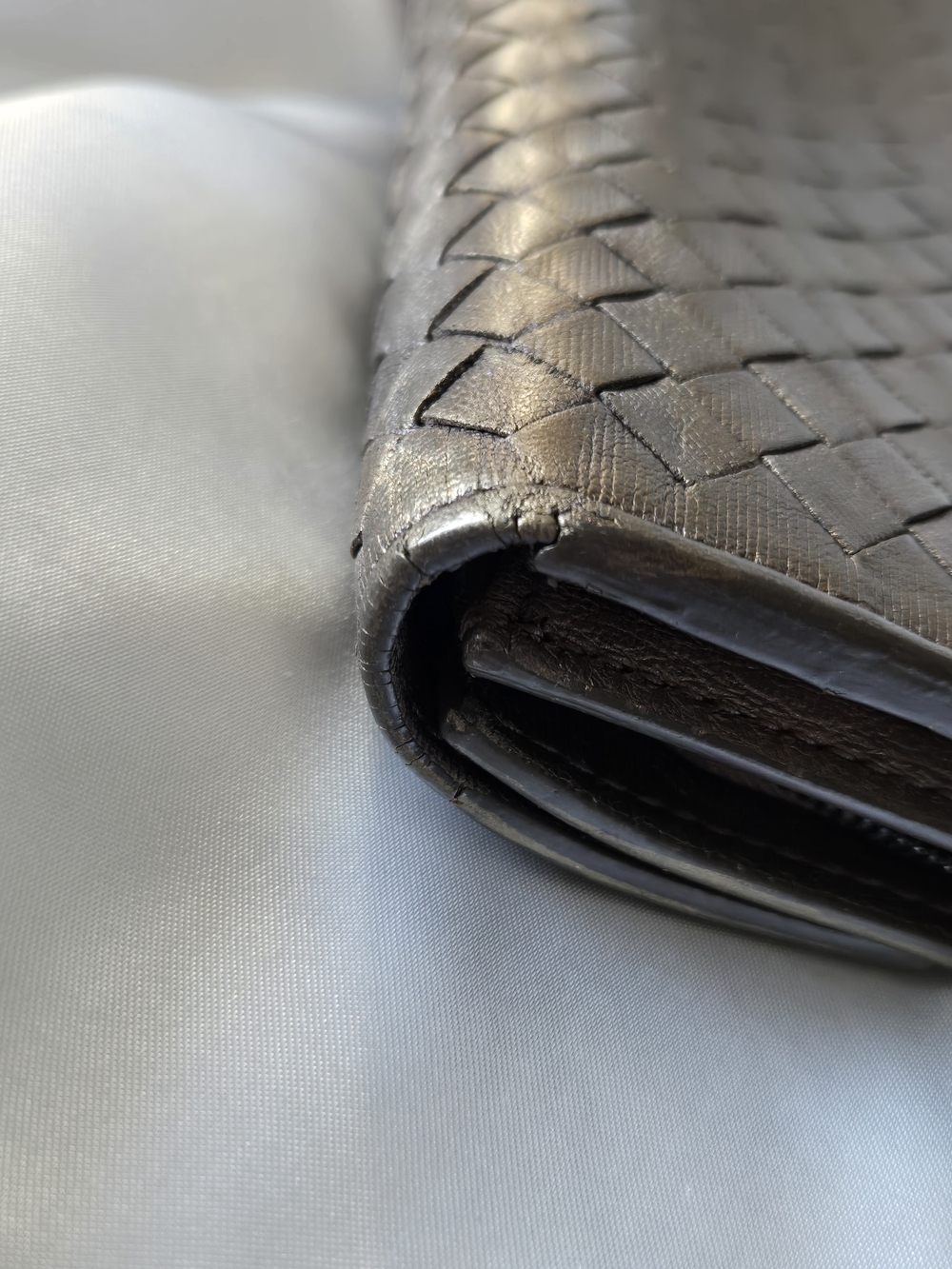 Bottega Veneta Metallic Gold Intrecciato Leather Wallet - Picture 6 of 16